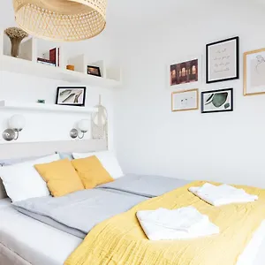 https://floral-apartment-new-in-town.inbudapesthotels.com